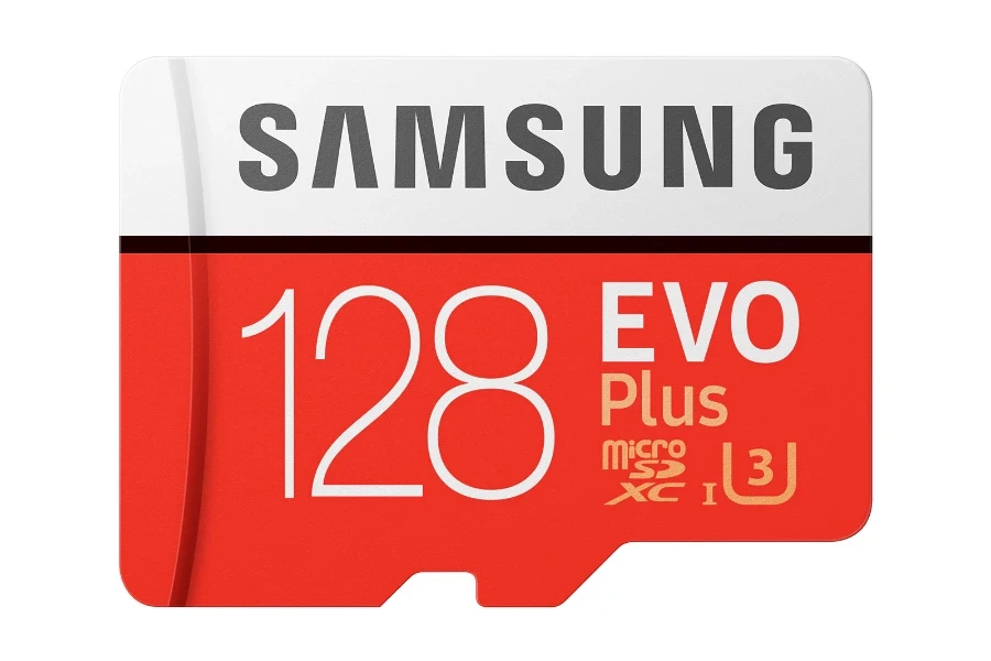 uma foto do cartão de memória Samsung Evo Plus de 128 GB