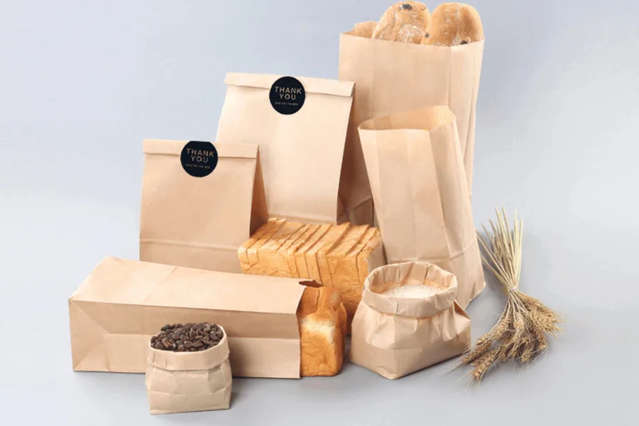 Alimentos envasados ​​en bolsas de papel marrón ecológicas