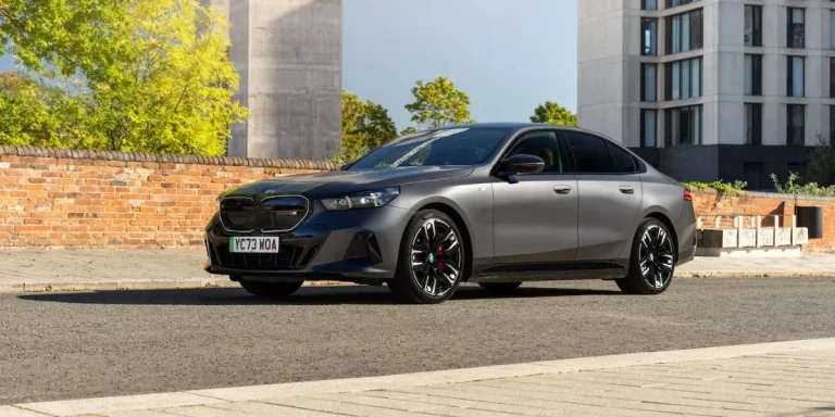 i5’s closed grille sets it apart from other 5 Series sedans