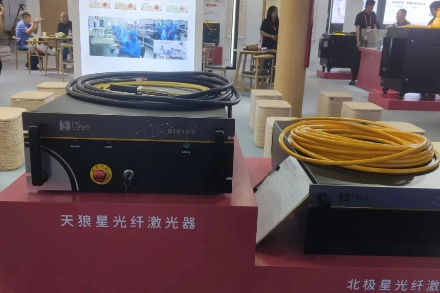 The Sirius high brightness continuous fiber laser