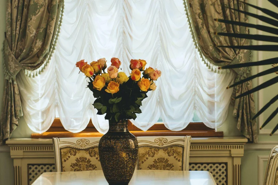 elegant dining room curtain