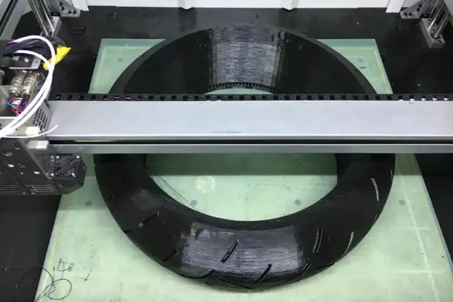 Large-format plastic 3D printer