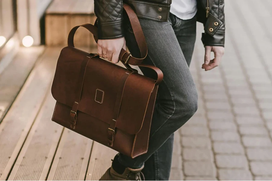 Practical Perfection: Updating Spring/Summer 2024 Men's Bags for Modern  Mobility - Alibaba.com Reads