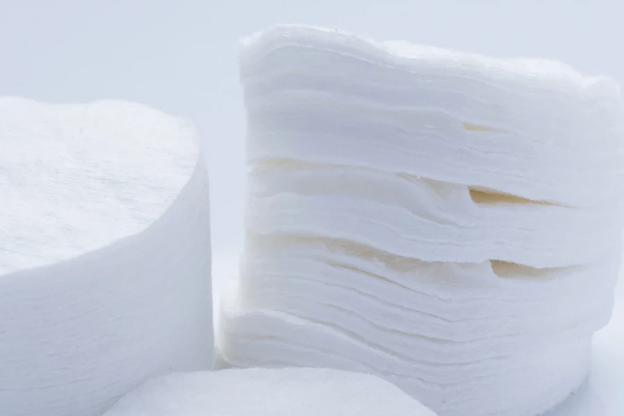 7 Best Cotton Pads For Toners, As Per An Expert – 2024