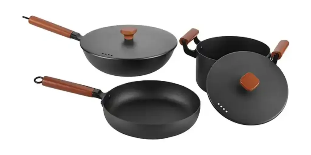 Stainless steel, carbon steel, aluminum, cast iron cookware with lids