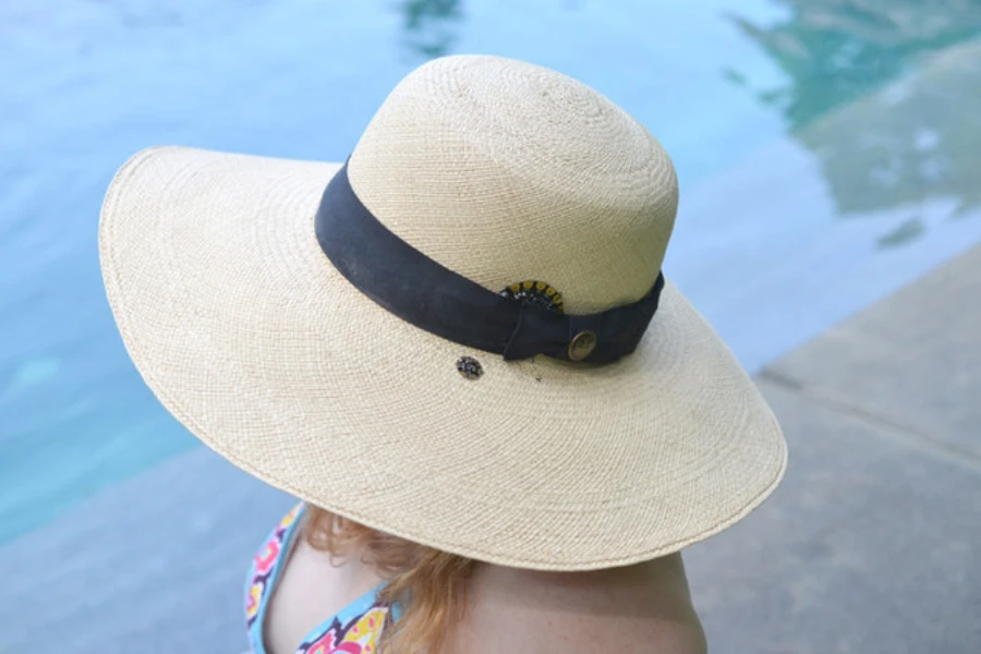 sunscreen reminder hat