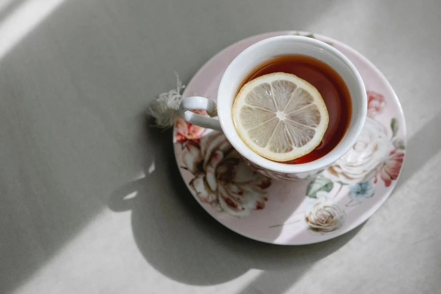 tasse à thé et soucoupe