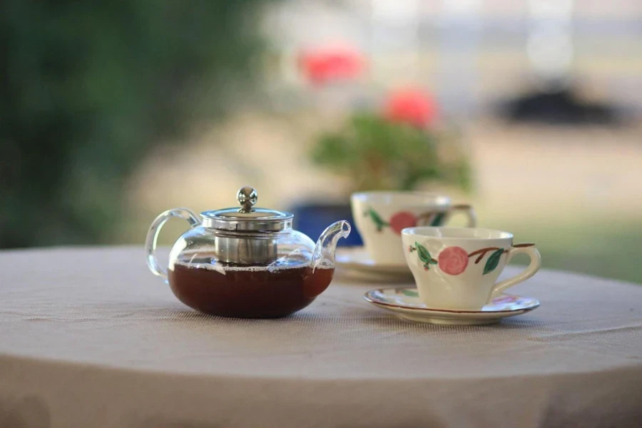 tea cup and saucer