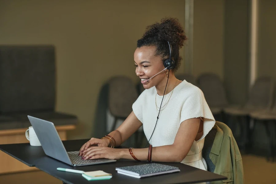 young woman responding to a customer query