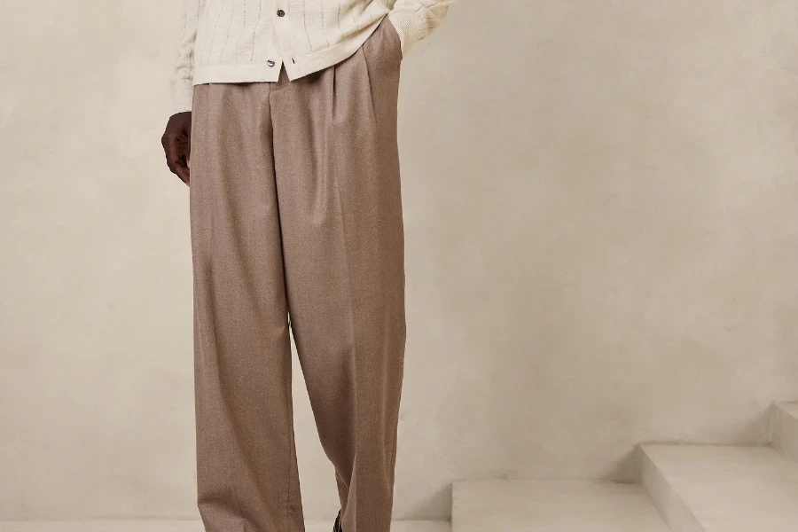 Straight-leg trousers