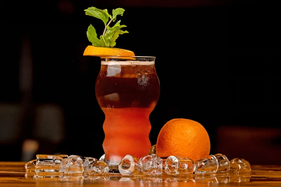 Elevare la cultura del cocktail: una guida ai cinque migliori bicchieri da  cocktail del 2024 - legge Alibaba.com