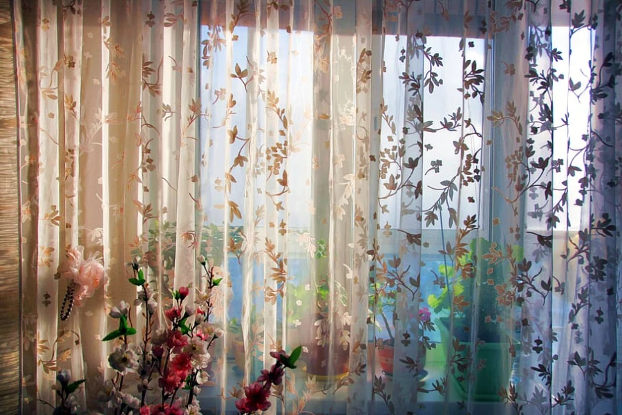 Цветочные прозрачные шторы