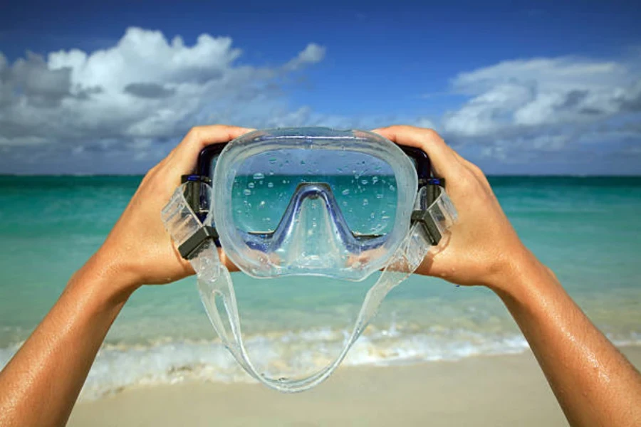 See More Clearly with Color Corrected Scuba Masks - AquaViews