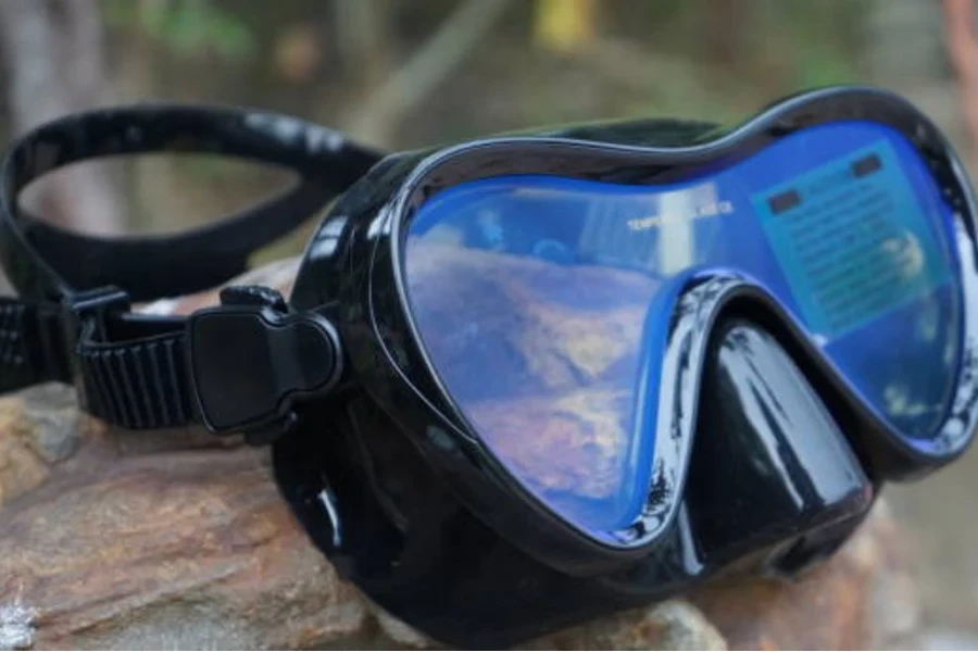 scuba mask