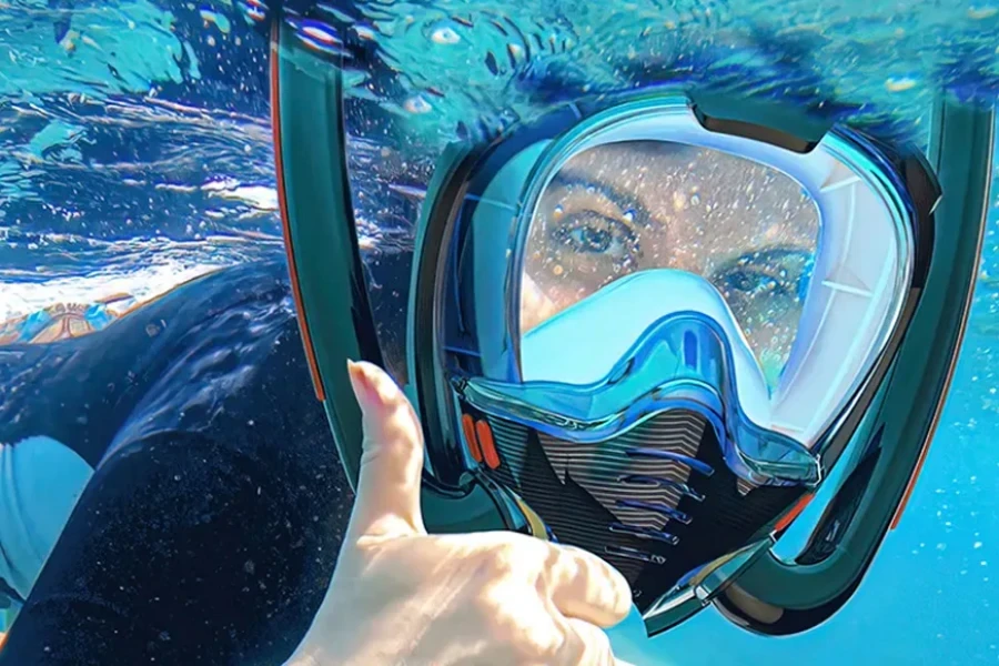 scuba mask