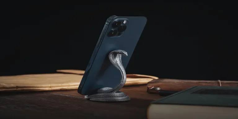 smartphone holders 5 top trends for 2024