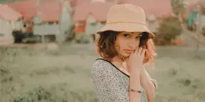10-popular-ways-to-wear-bucket-hat