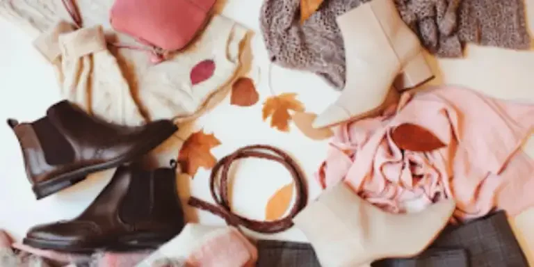 7 trendige Accessoires für den Herbst, die man sich unbedingt ansehen sollte