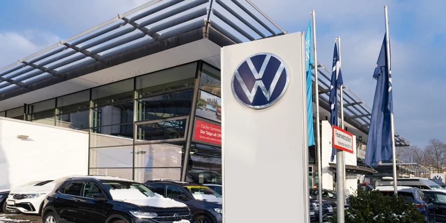 Werbebanner Volkswagen Konzern