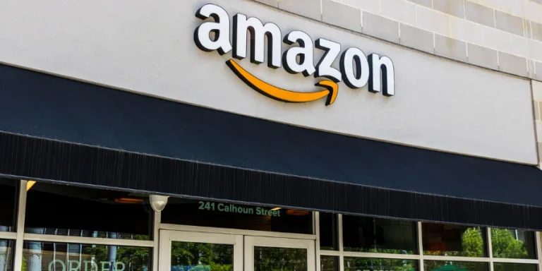 Amazon Store in the U Square