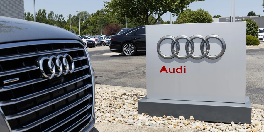 Concesionario de automóviles de lujo Audi Automobile y SUV
