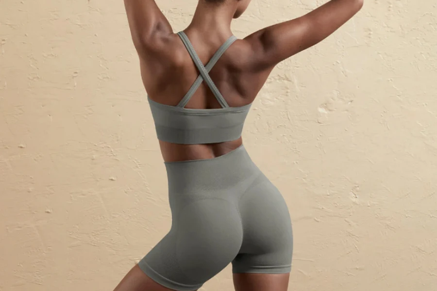 2024 Color sólido sin costuras apoyo 5 piezas moda ropa activa Ropa  deportiva de alta elástico para mujer - China Yoga Set y ropa de fitness  precio