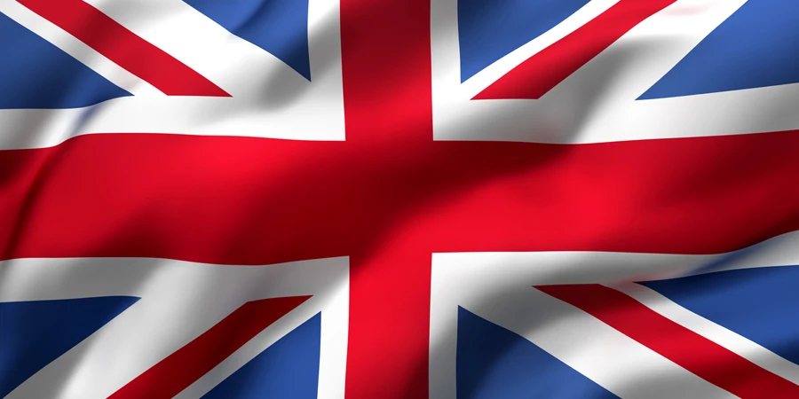 Флаг Соединенного Королевства, развевающийся на ветру