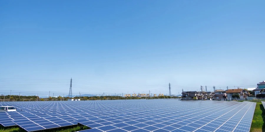 Des panneaux solaires pour une société décarbonée