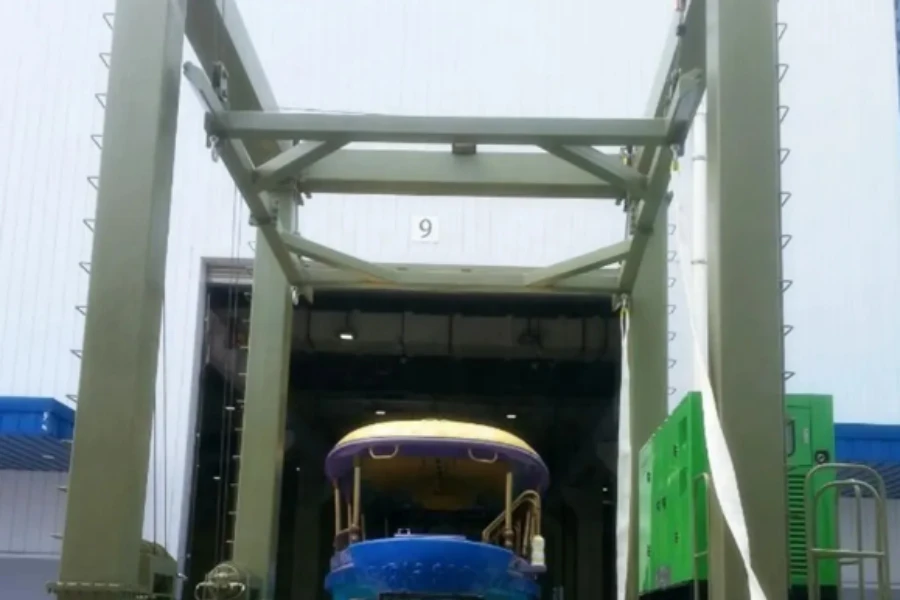 ein 1,500-Tonnen-Portalkran von MHI mit großem Dieselaggregat