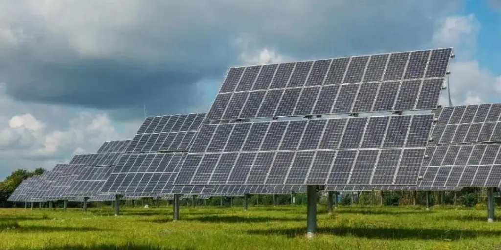 black-solar-panels-top-5-reasons-european-custome