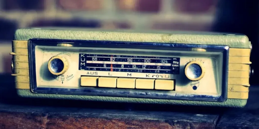sejarah singkat-radio mobil
