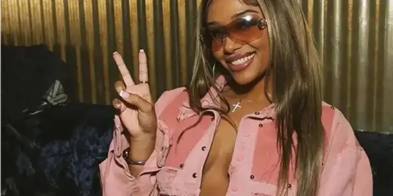 five-top-womens-denim-trends-from-the-runways-for