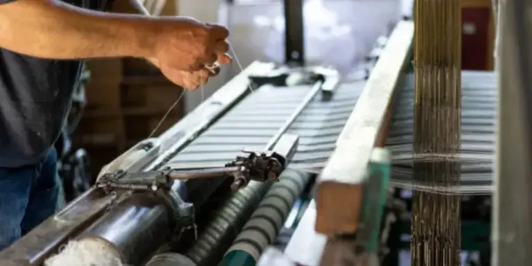 how-to-select-suitable-weaving-machines
