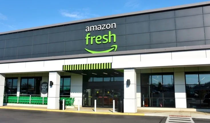 Die neuen Prognosen gehen davon aus, dass die Einzelhandelsumsätze von Amazon in den USA im Jahresvergleich um 19.9 % steigen werden. Bildnachweis: Refrina über Shutterstock.