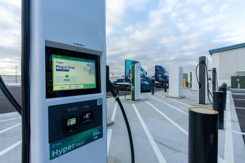 Small-1147-Electrify Americaand NFI Celebrate Grand Opening of Milestone Heavy-Duty Charging Infrastructure Project