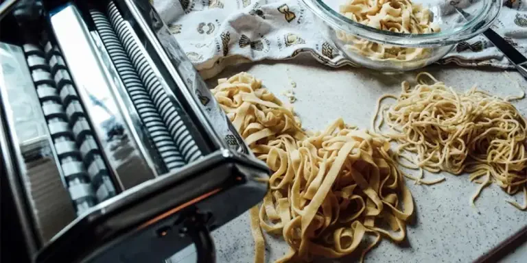 pasta-noodle-making-machine-buying-guide