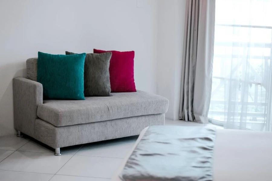 Bantal sofa besar berwarna solid