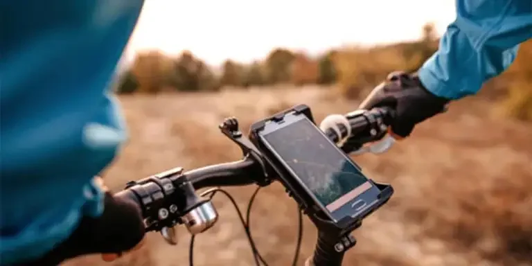 top-mobile-phone-holders-for-riding-journeys
