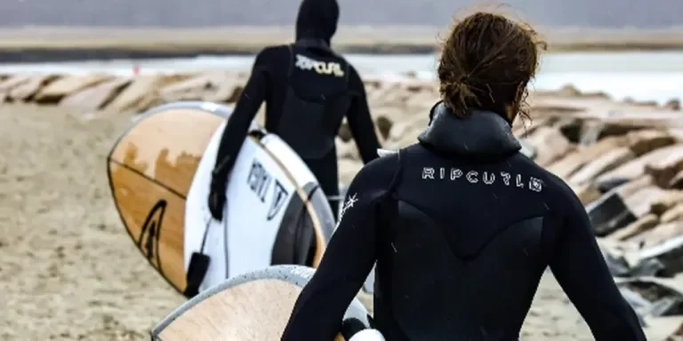 ultimate-style-guide-for-mens-surfing-adventure-a