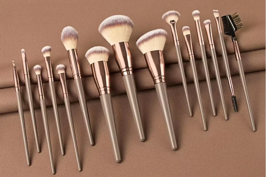 Champagne Gold 15pcs Brushes Makeup Kit from HMU