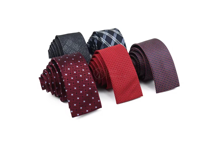 Cravatta colorata a quadri scozzesi jacquard a quadri quadrati dritti con estremità piatta Cravatte personalizzate in seta da uomo stile casual Cravatte su misura