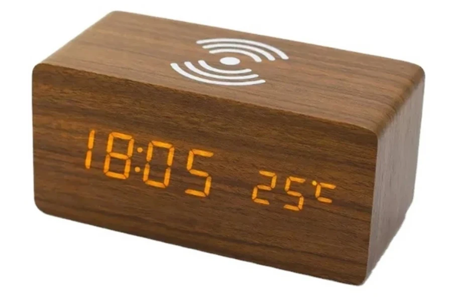 Horloge de bureau numérique avec chargement sans fil Qi