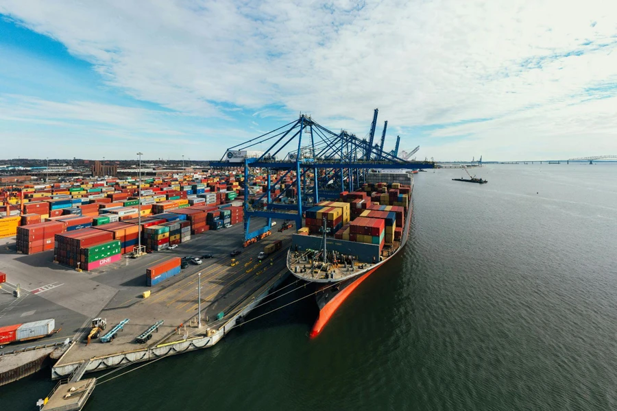 貨物輸送は輸入プロセスの重要なコンポーネントです