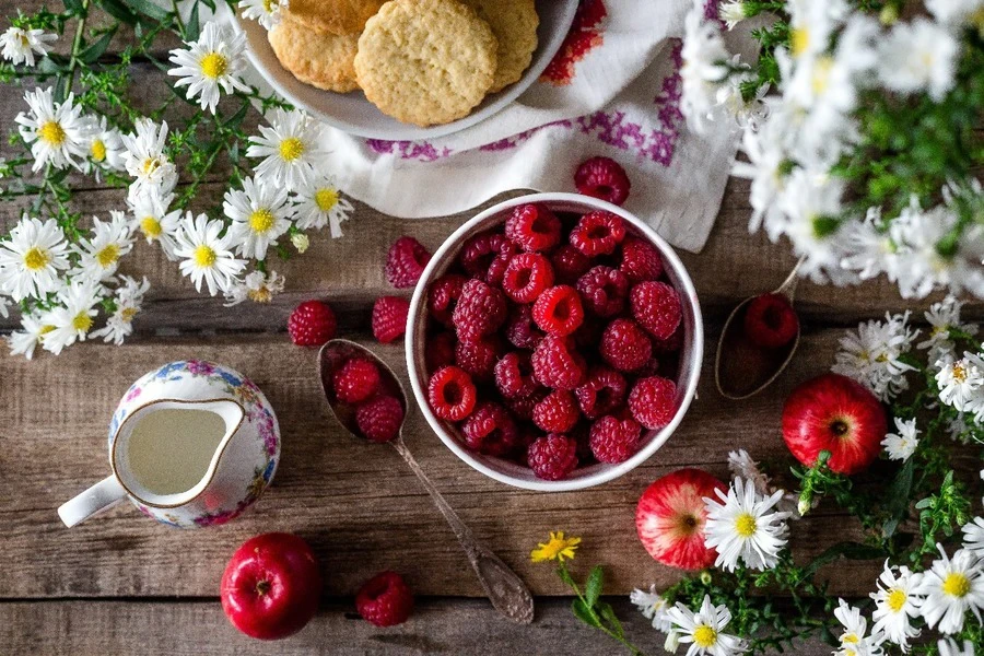 Fresh fruits and flowers