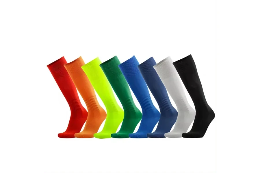 Chaussettes de football colorées en gros, en stock, bonneterie