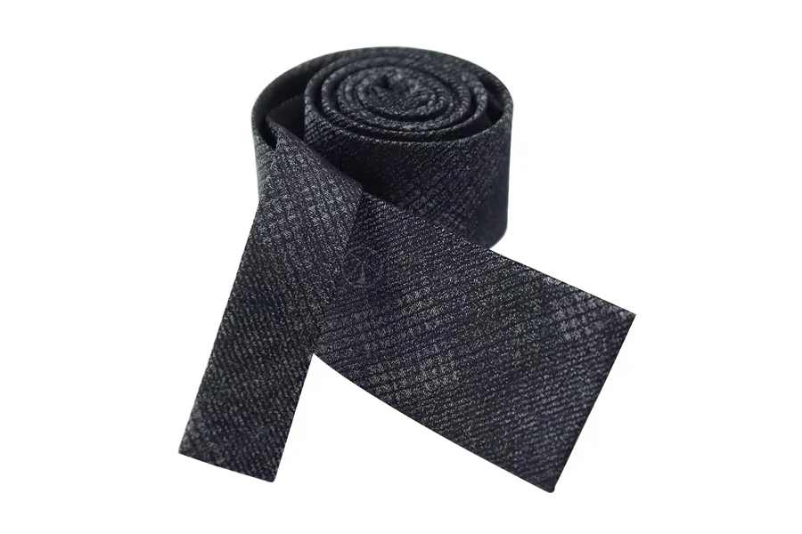 ربطة عنق حريرية فاخرة بنمط منقوش