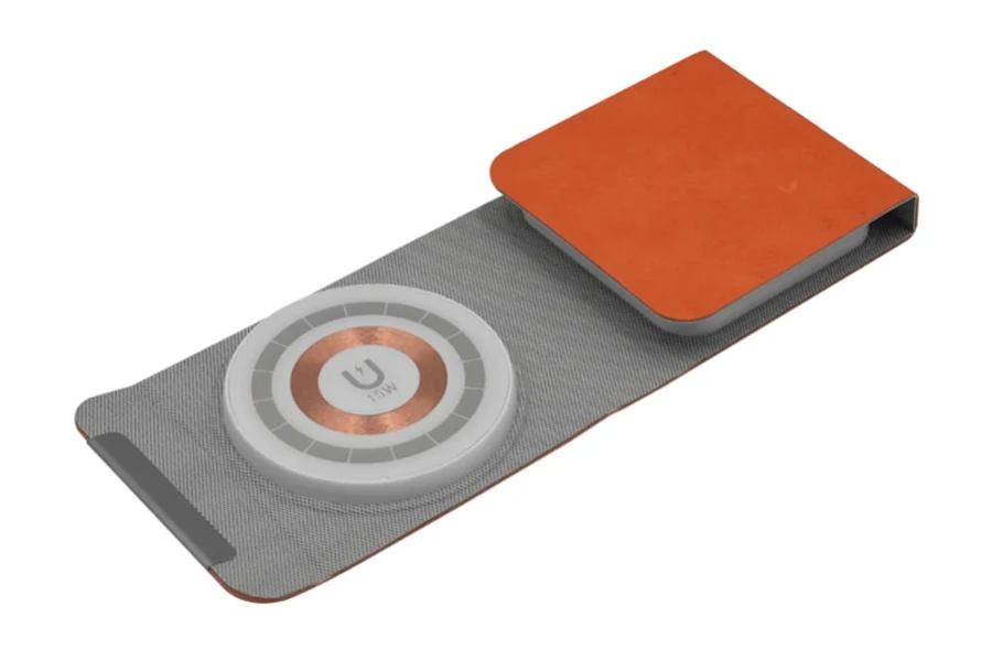 Portafoglio pieghevole in pelle PU OEM Design 3 in 1 Caricatore wireless Qi magnetico veloce da 15 W