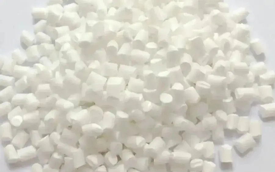 Scattered white polypropylene pellets