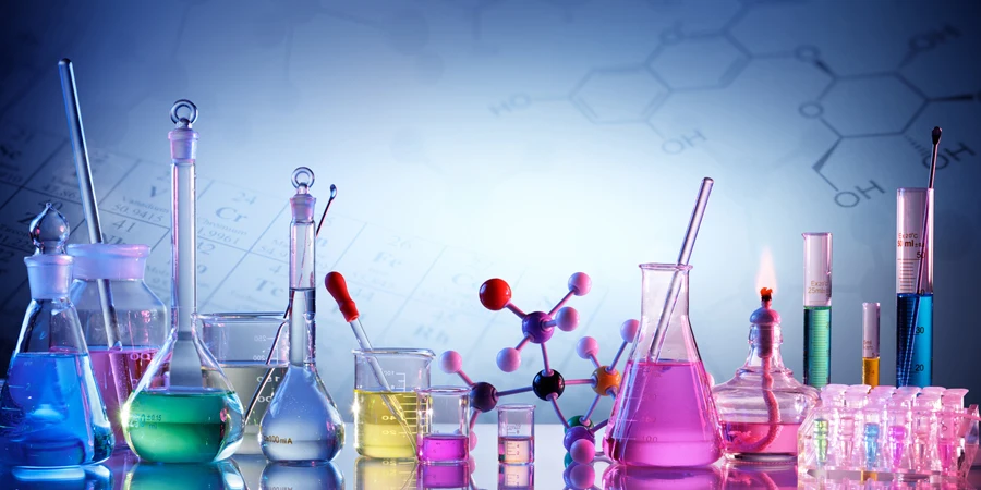 Wissenschaftliche Glaswaren für chemischen Hintergrund