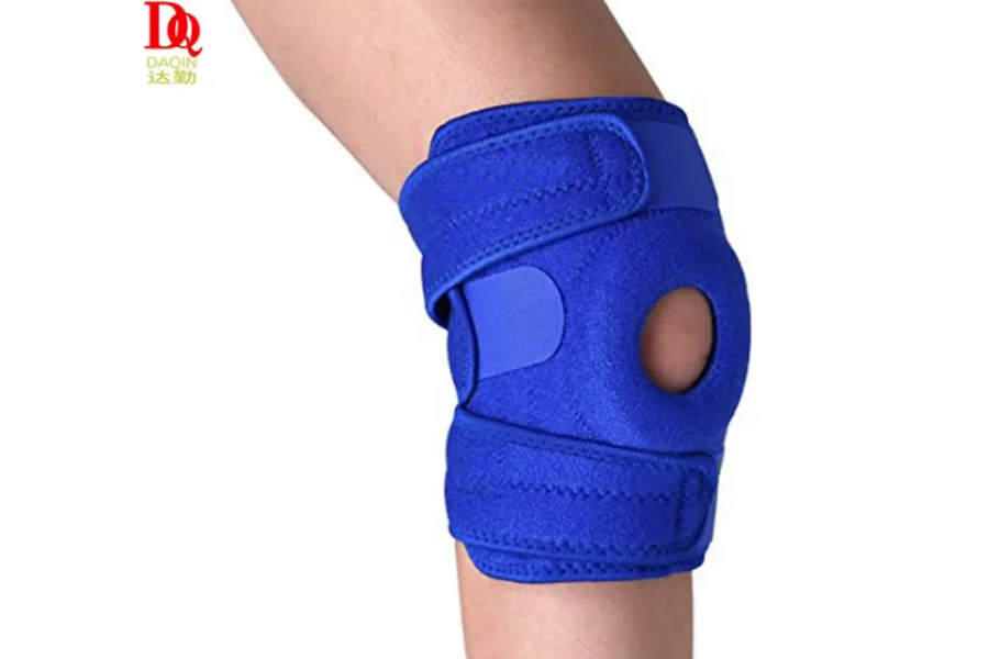 A blue knee strap